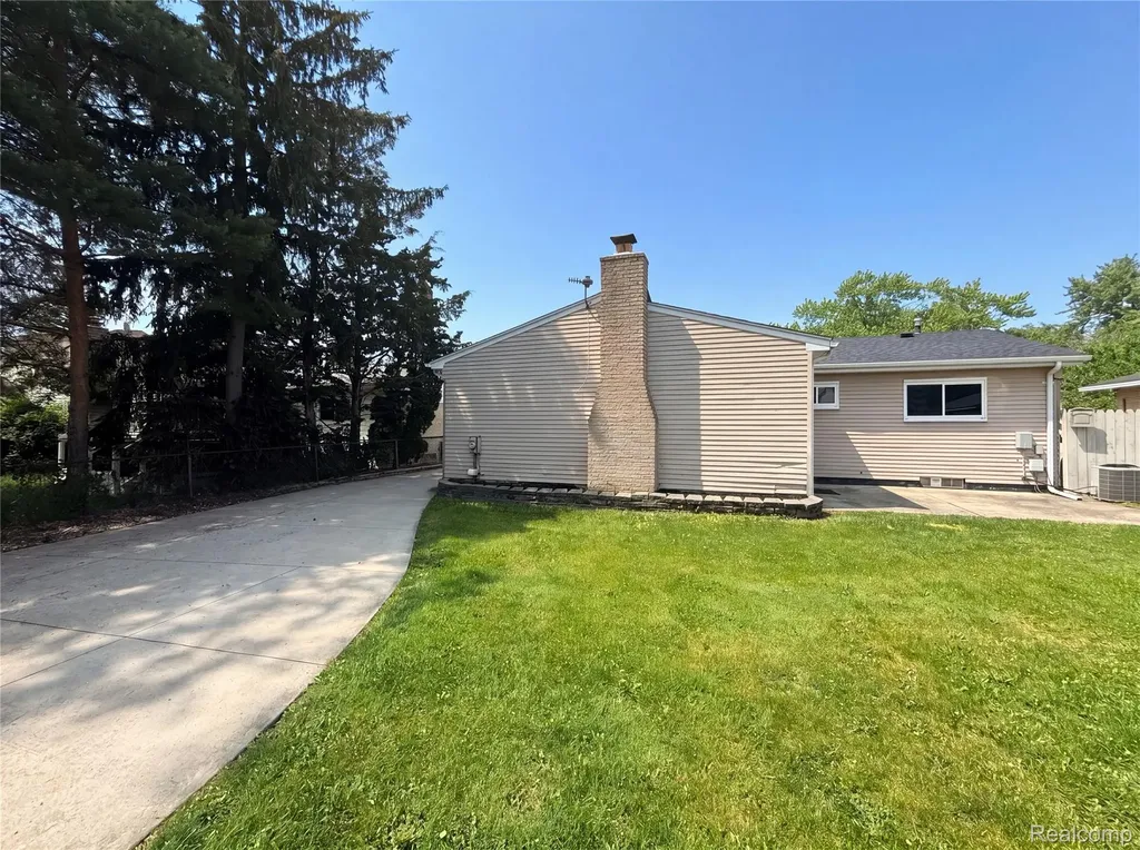 42195 Fairview Drive Canton Charter Township MI 48187