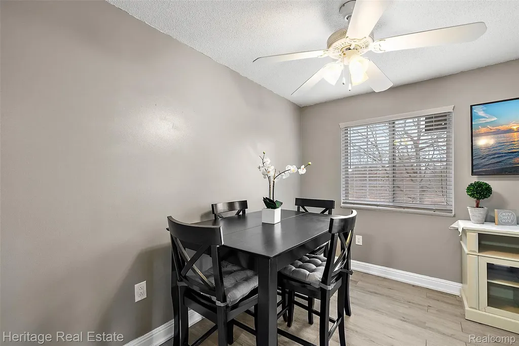 5299 Highland Road Waterford Charter Township MI 48327