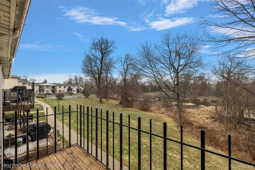 5299 Highland Road Waterford Charter Township MI 48327