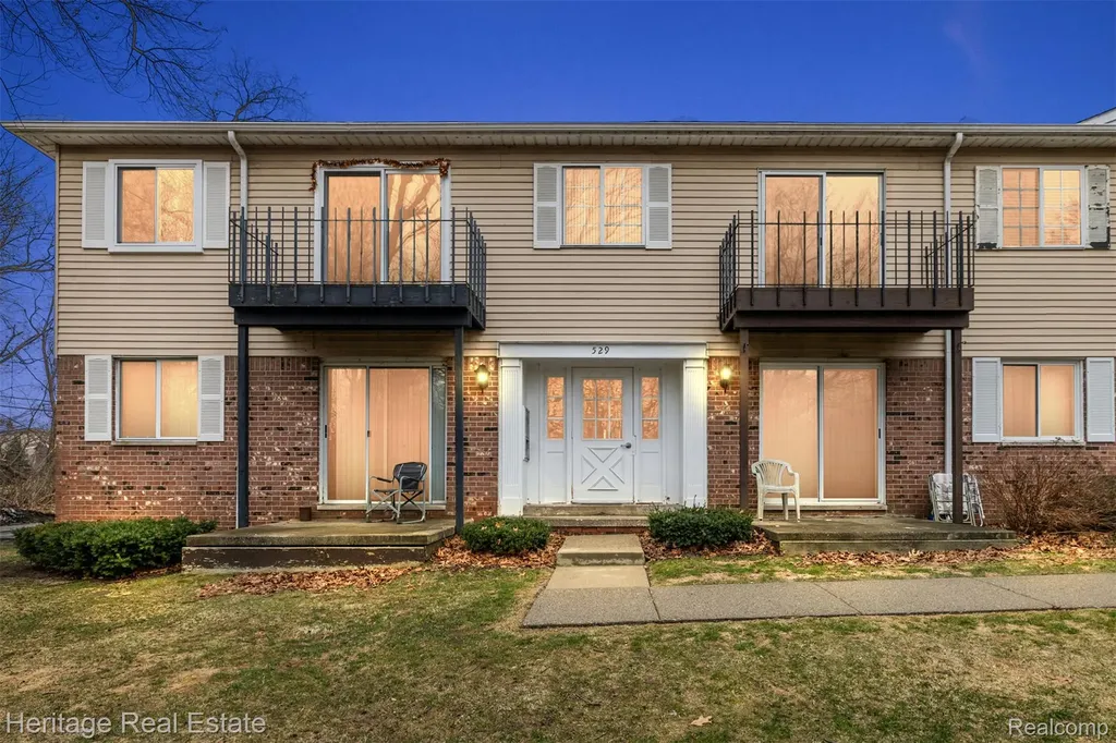 5299 Highland Road Waterford Charter Township MI 48327