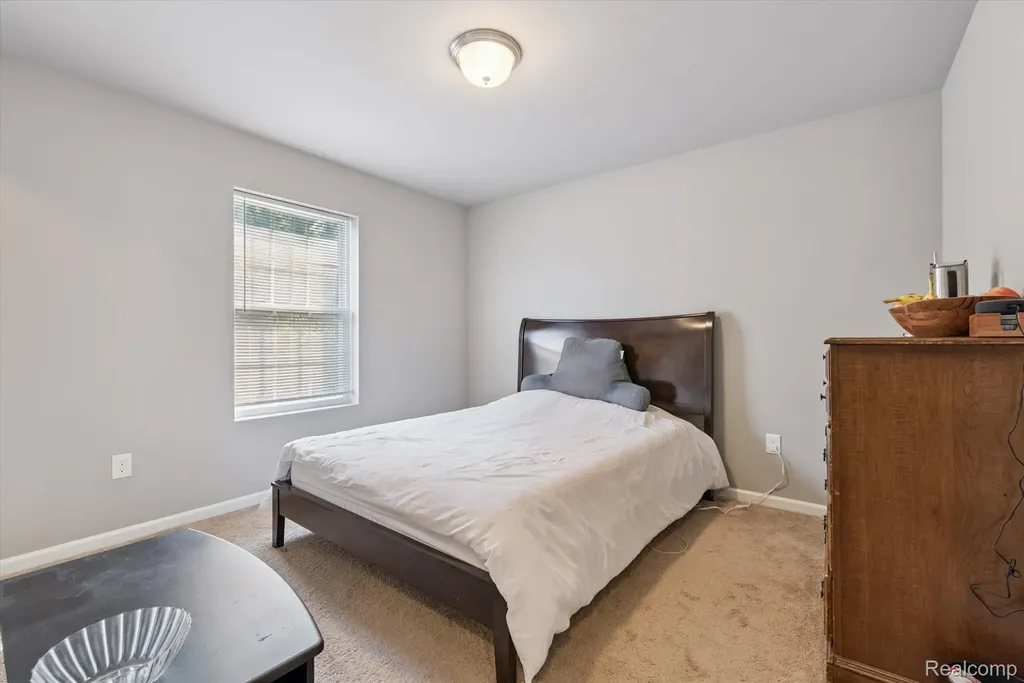 42811 Colonial Road Belleville City MI 48111