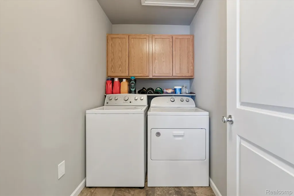 42811 Colonial Road Belleville City MI 48111