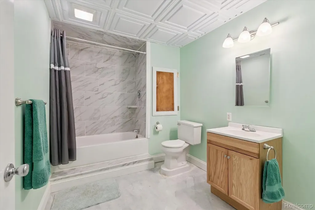 42811 Colonial Road Belleville City MI 48111