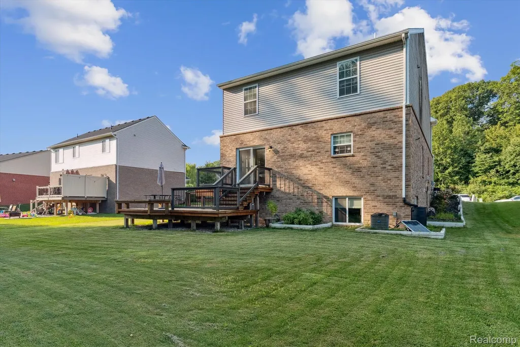 42811 Colonial Road Belleville City MI 48111