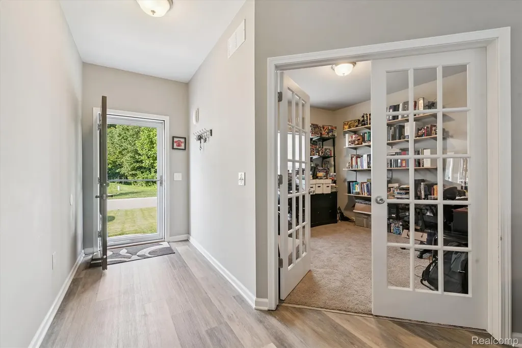 42811 Colonial Road Belleville City MI 48111
