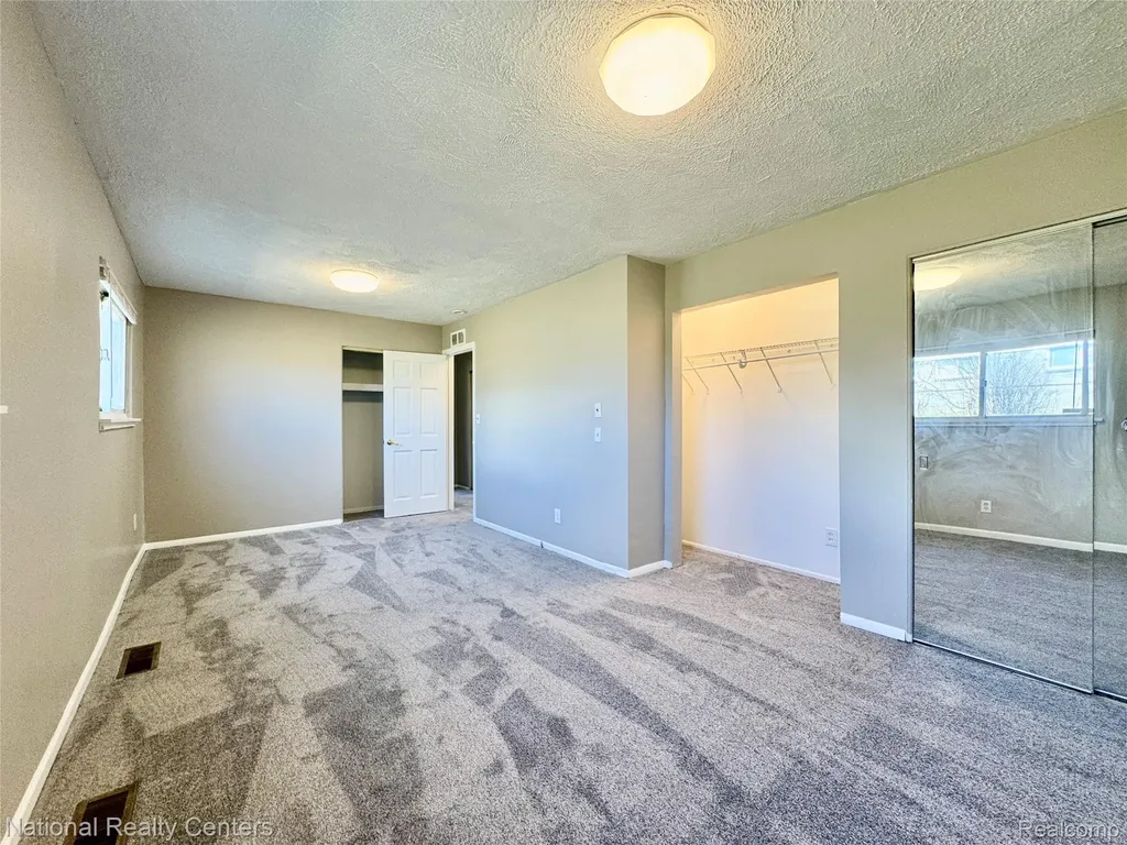 185 Gage Street Pontiac City MI 48342