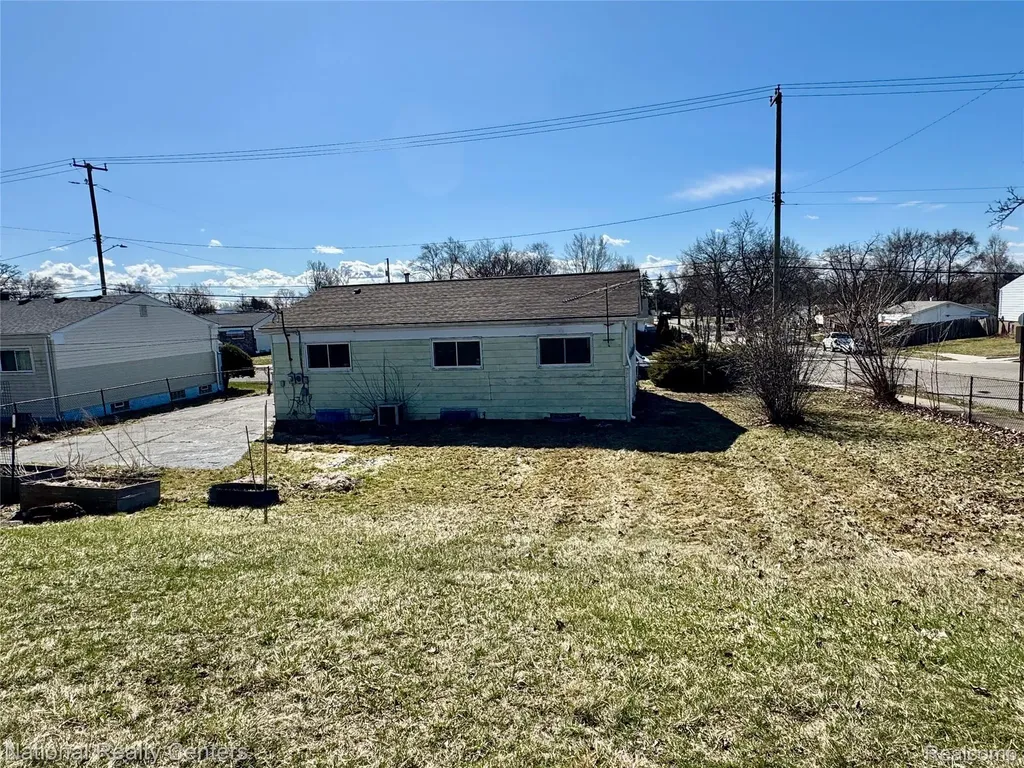 185 Gage Street Pontiac City MI 48342