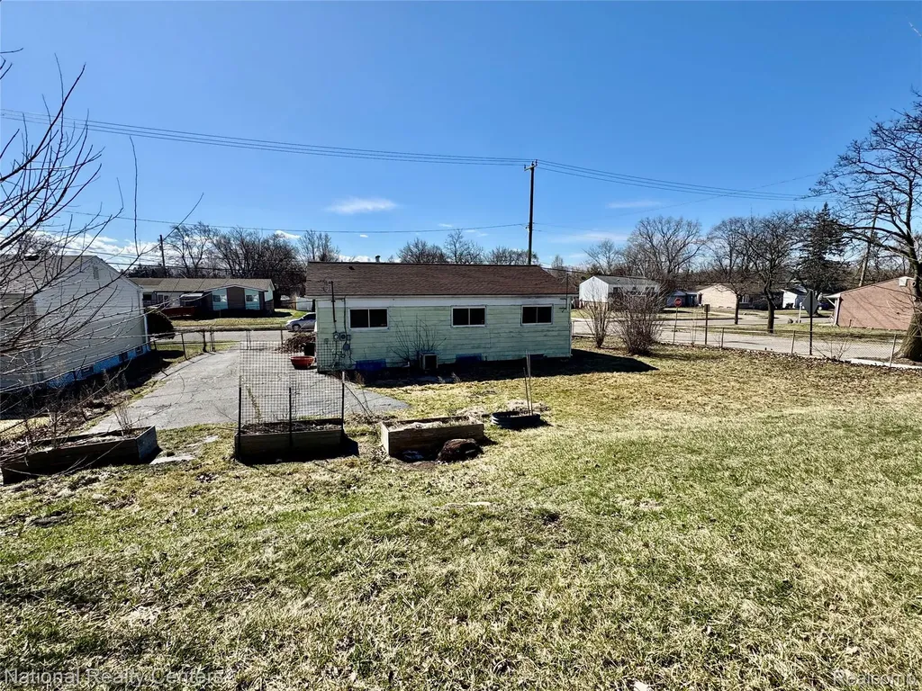 185 Gage Street Pontiac City MI 48342