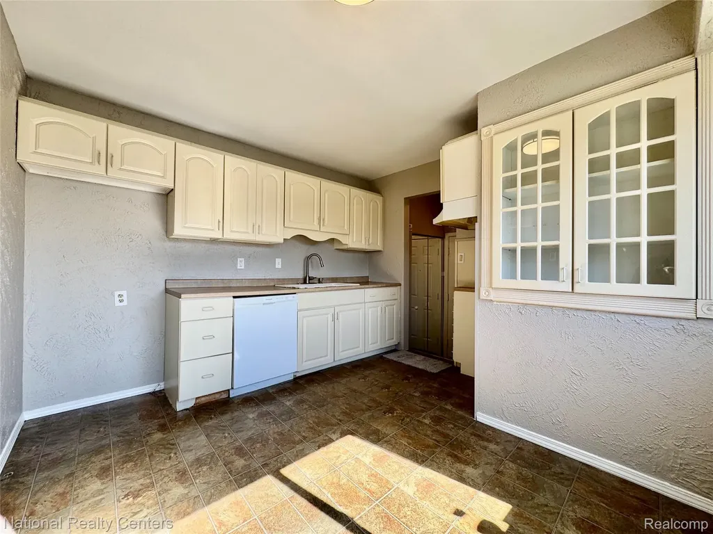 185 Gage Street Pontiac City MI 48342