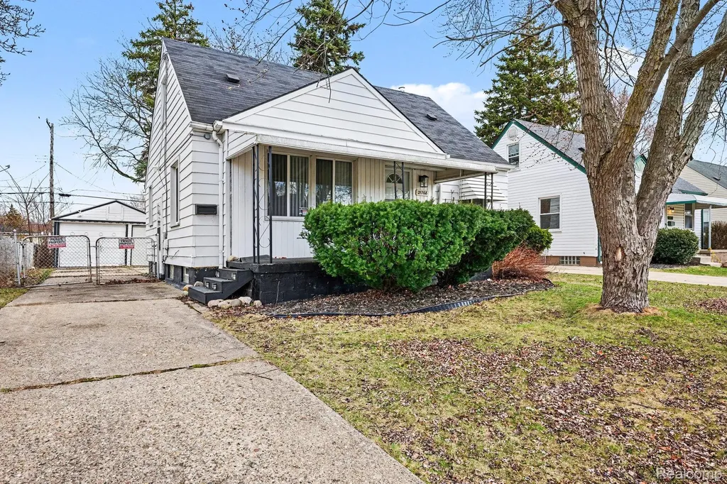 21768 Gascony Avenue Eastpointe City MI 48021