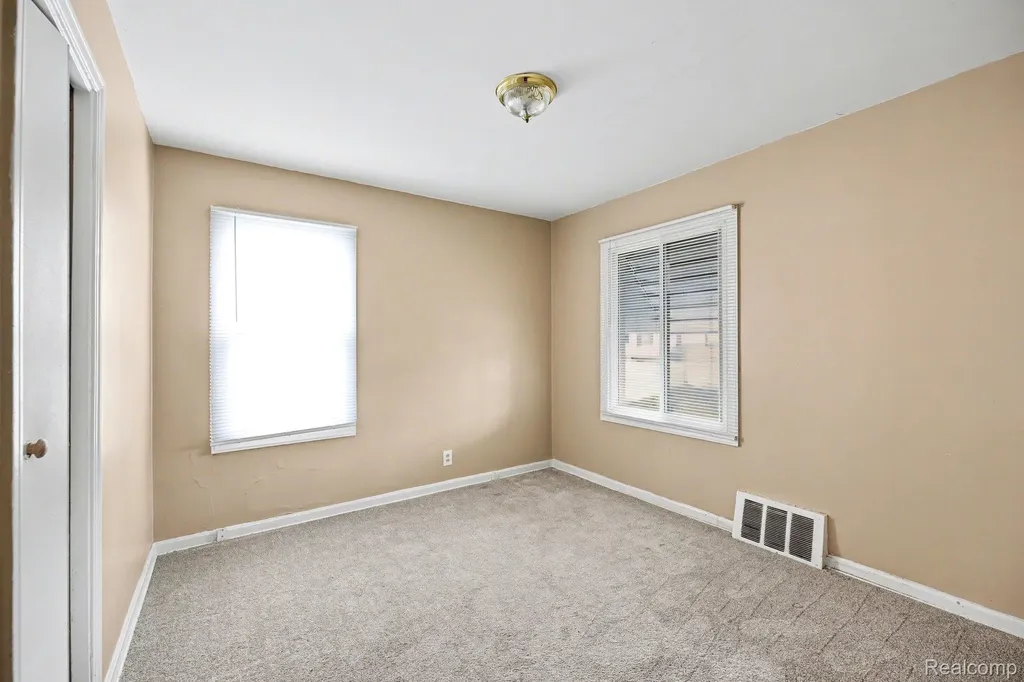 21768 Gascony Avenue Eastpointe City MI 48021