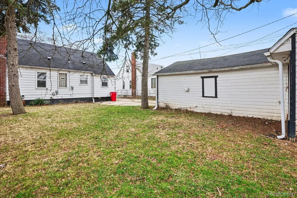 21768 Gascony Avenue Eastpointe City MI 48021