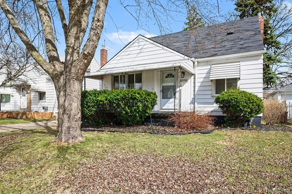 21768 Gascony Avenue Eastpointe City MI 48021
