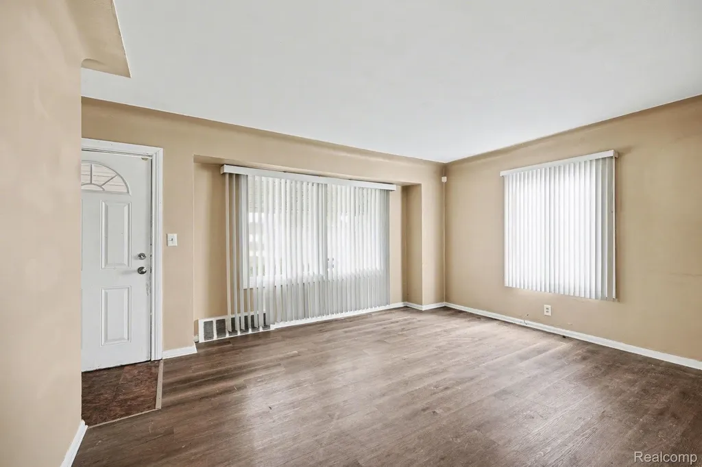 21768 Gascony Avenue Eastpointe City MI 48021