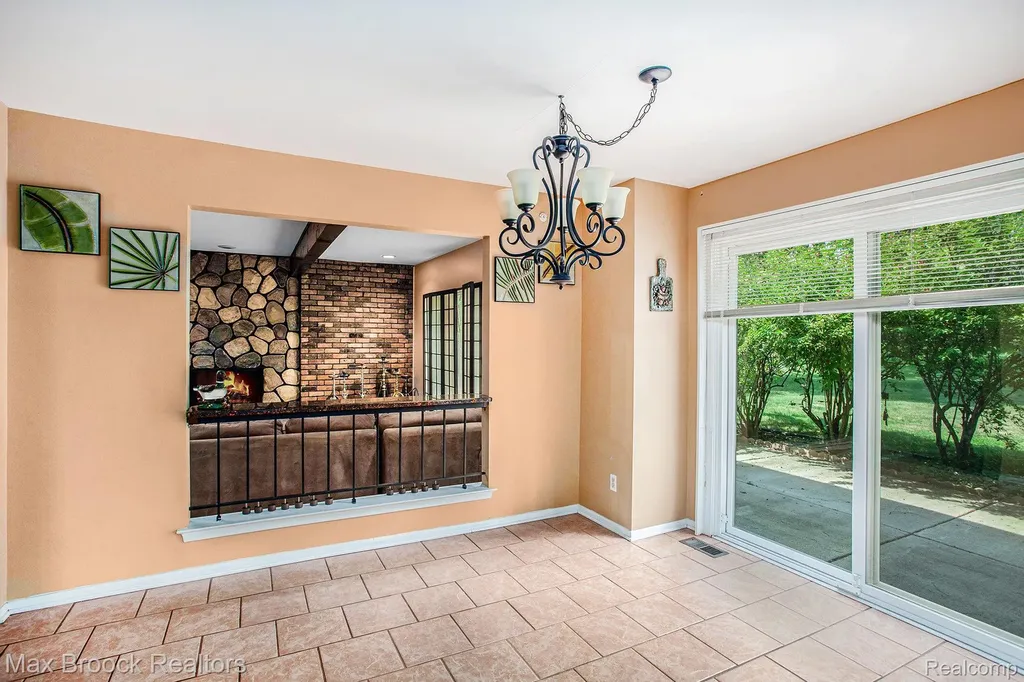 5622 Powder Horn Drive West Bloomfield Charter Township MI 48322
