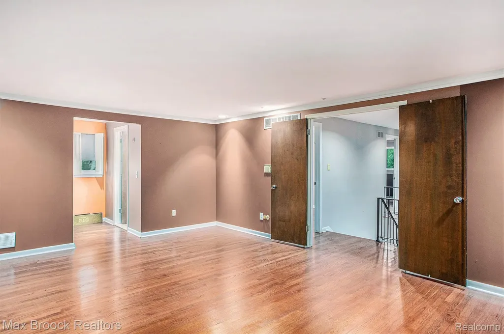 5622 Powder Horn Drive West Bloomfield Charter Township MI 48322
