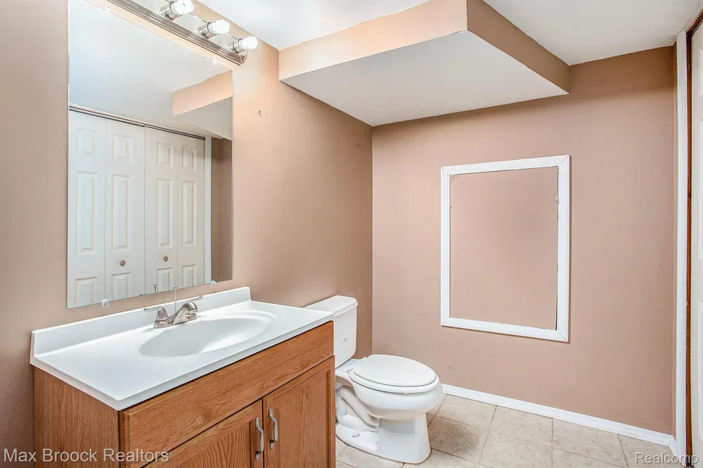 5622 Powder Horn Drive West Bloomfield Charter Township MI 48322