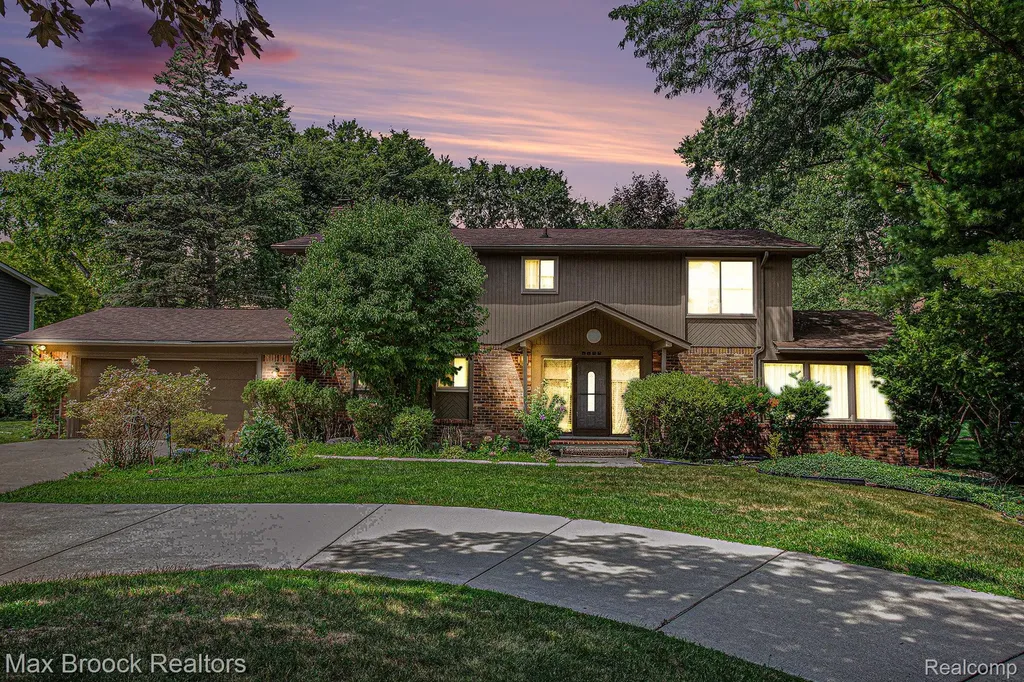 5622 Powder Horn Drive West Bloomfield Charter Township MI 48322