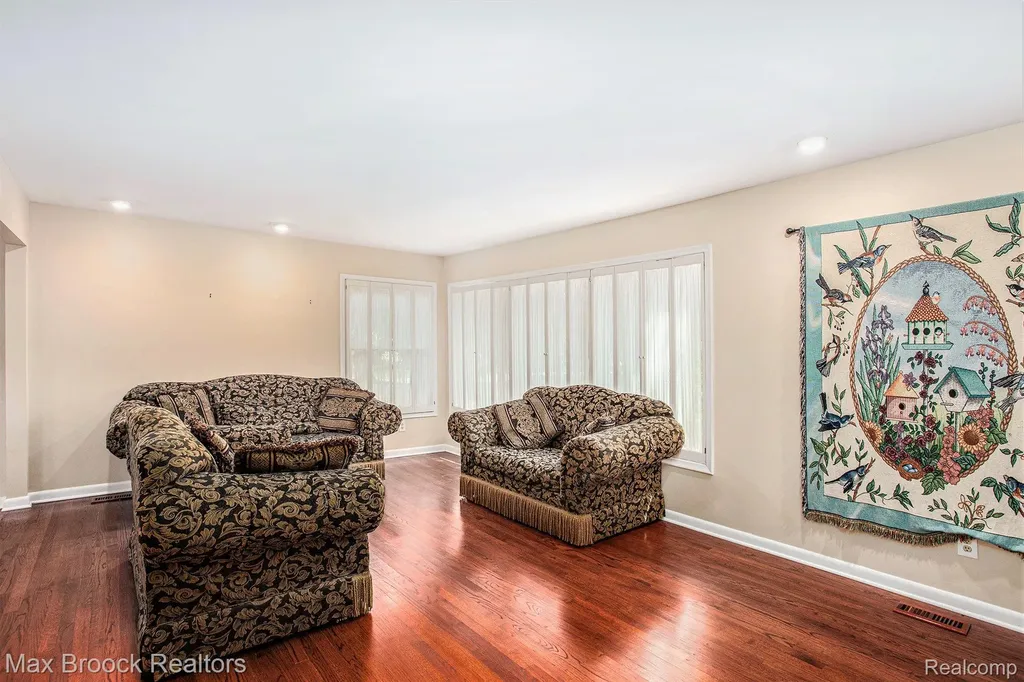 5622 Powder Horn Drive West Bloomfield Charter Township MI 48322