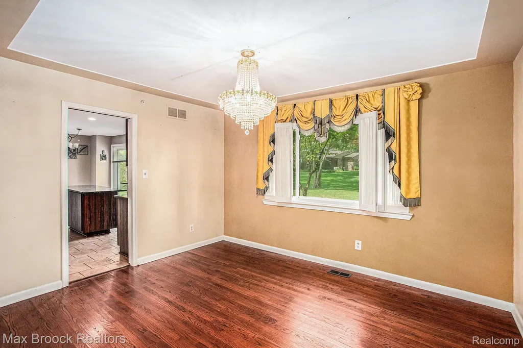 5622 Powder Horn Drive West Bloomfield Charter Township MI 48322