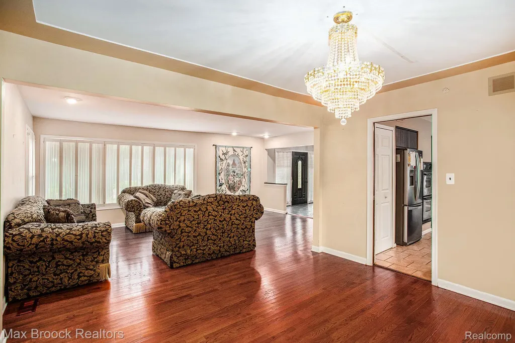 5622 Powder Horn Drive West Bloomfield Charter Township MI 48322