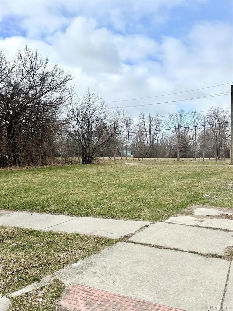 3098 Parker Street Detroit City MI 48214