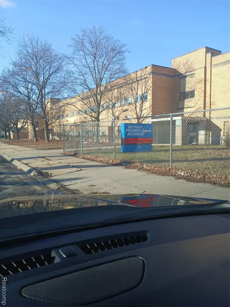 7776 Asbury Park Detroit City MI 48228