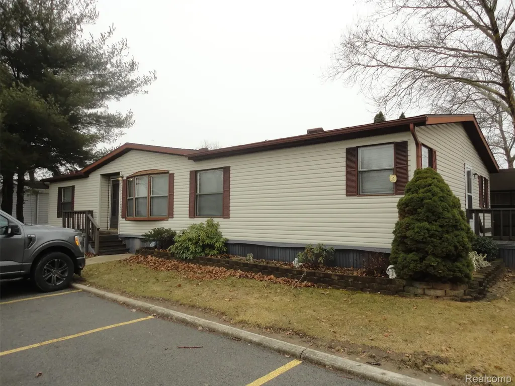 268 Highlands Bedford Township MI 48182