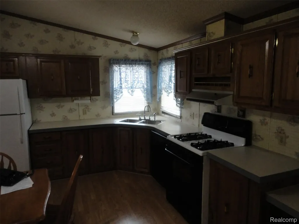 268 Highlands Bedford Township MI 48182