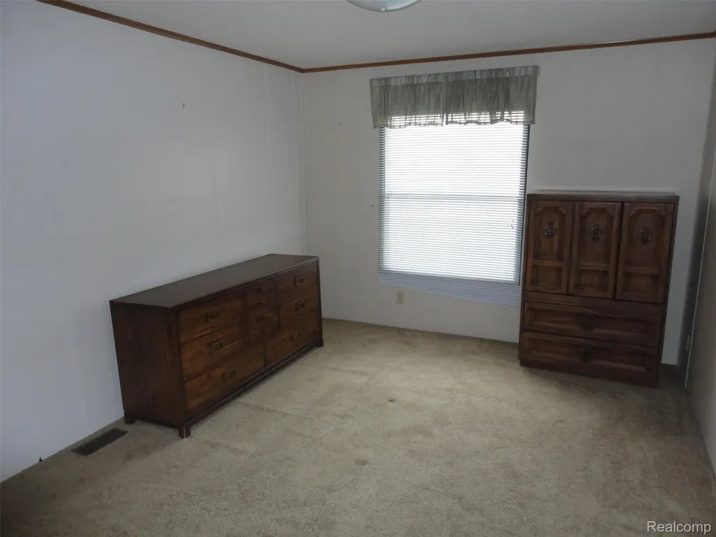 268 Highlands Bedford Township MI 48182