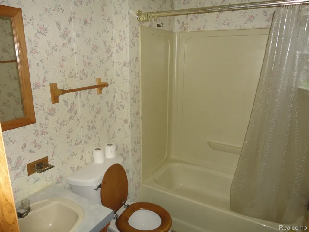 268 Highlands Bedford Township MI 48182