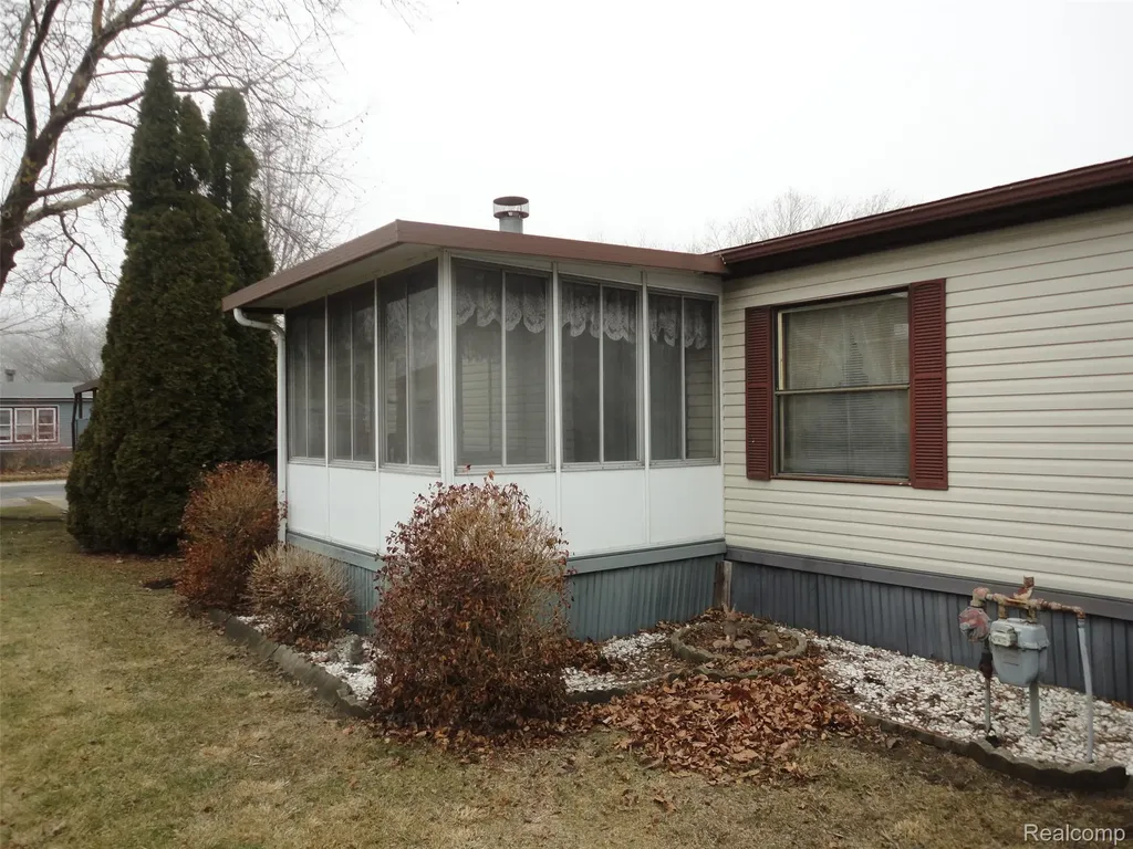 268 Highlands Bedford Township MI 48182