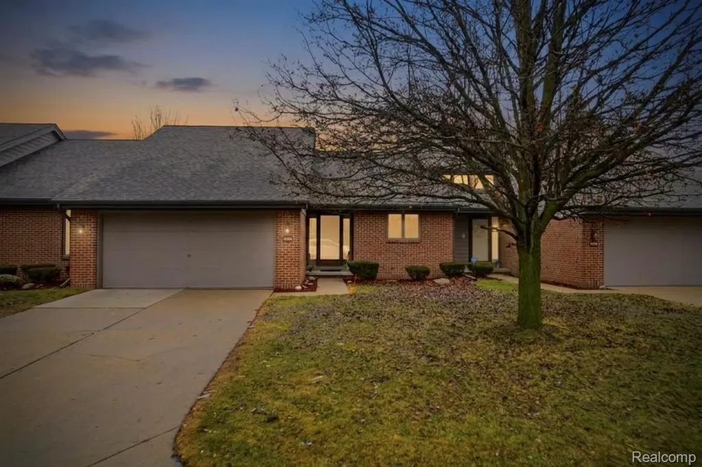 45530 Meadows Square Macomb Township MI 48044