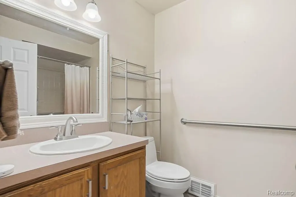 45530 Meadows Square Macomb Township MI 48044