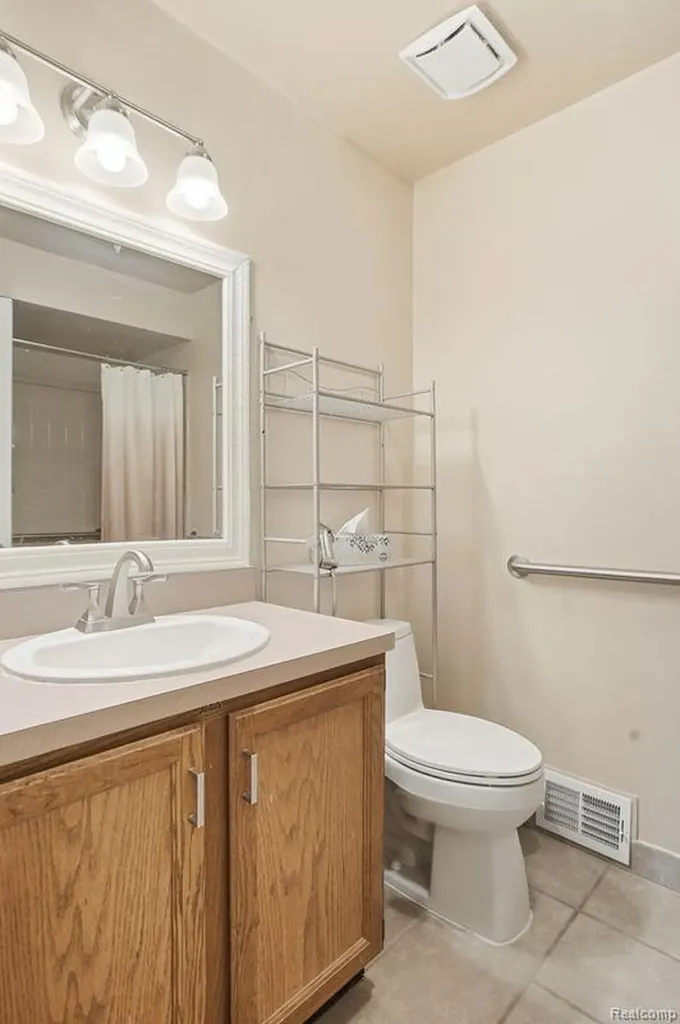 45530 Meadows Square Macomb Township MI 48044