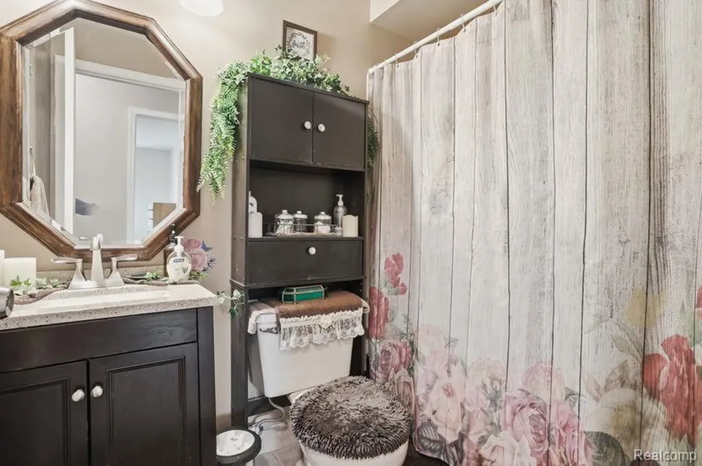 45530 Meadows Square Macomb Township MI 48044