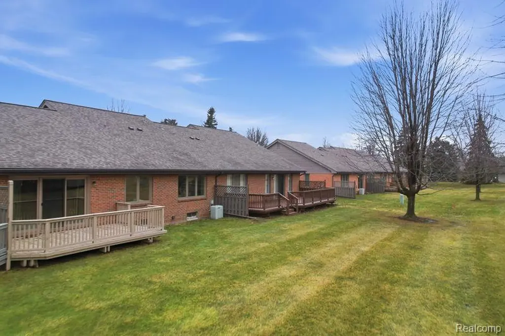 45530 Meadows Square Macomb Township MI 48044