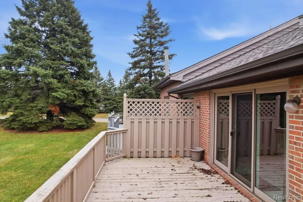 45530 Meadows Square Macomb Township MI 48044