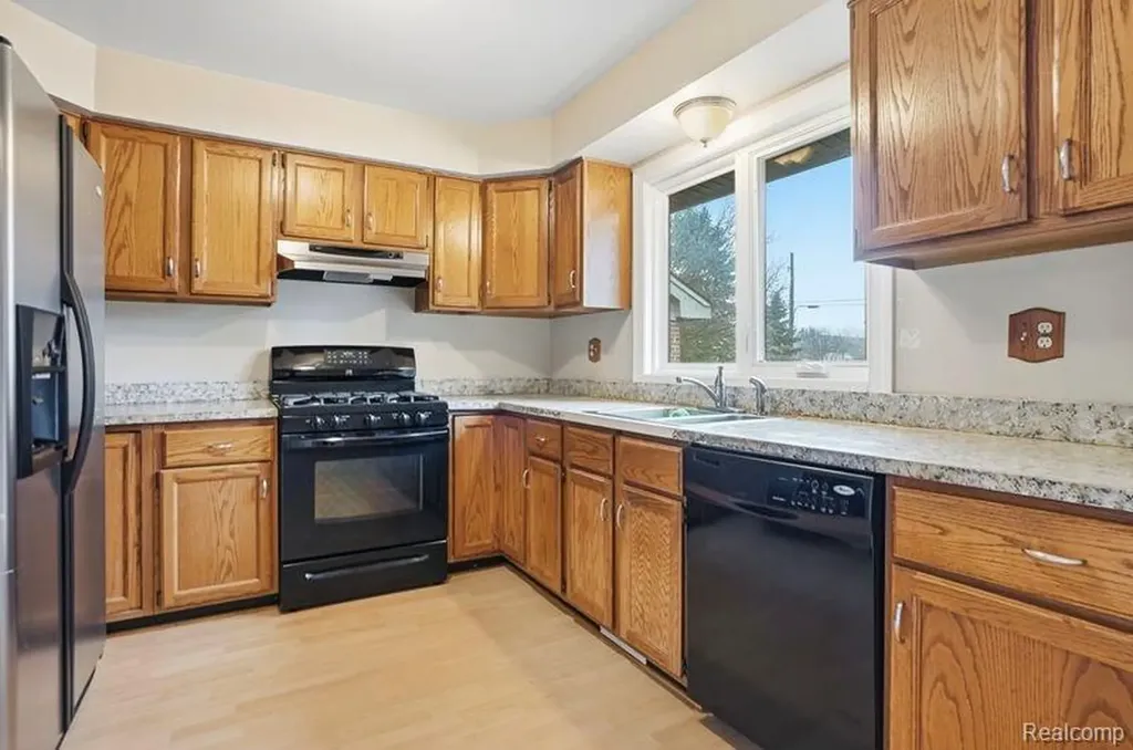45530 Meadows Square Macomb Township MI 48044