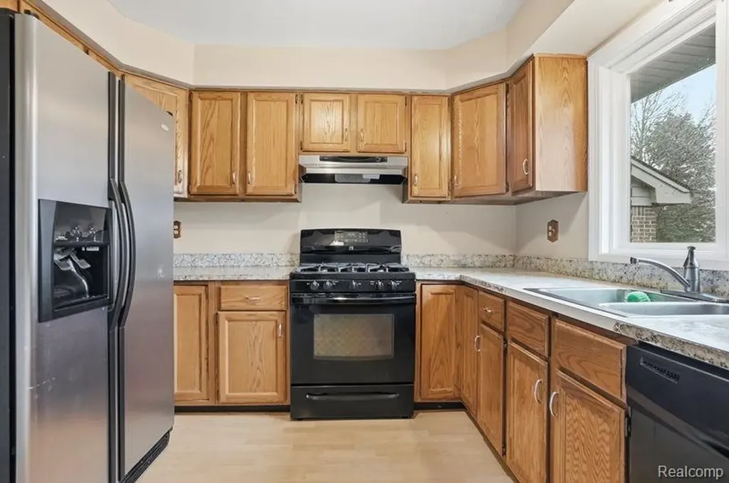45530 Meadows Square Macomb Township MI 48044