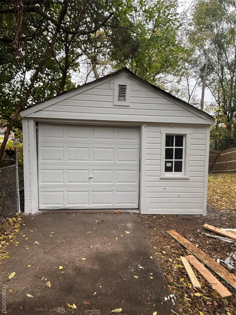 15909 Lauder Street Detroit City MI 48227
