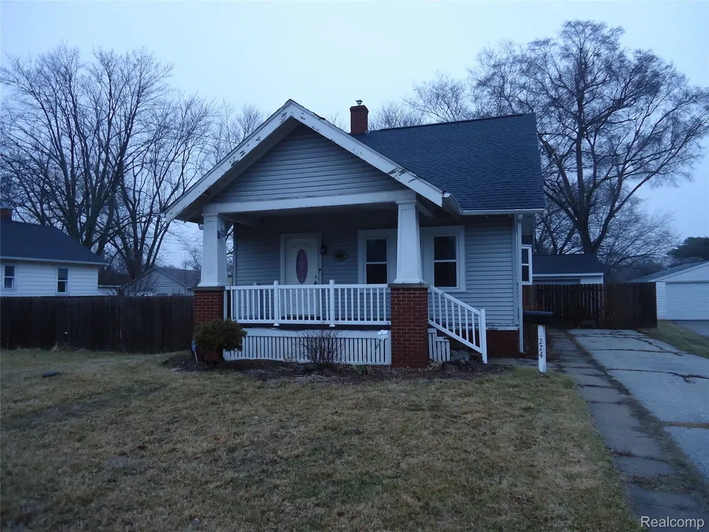 2274 N Carolina Street Saginaw City MI 48602