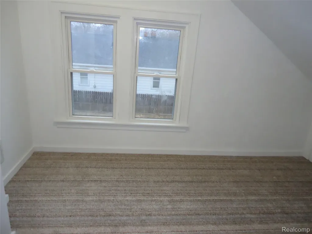 2274 N Carolina Street Saginaw City MI 48602