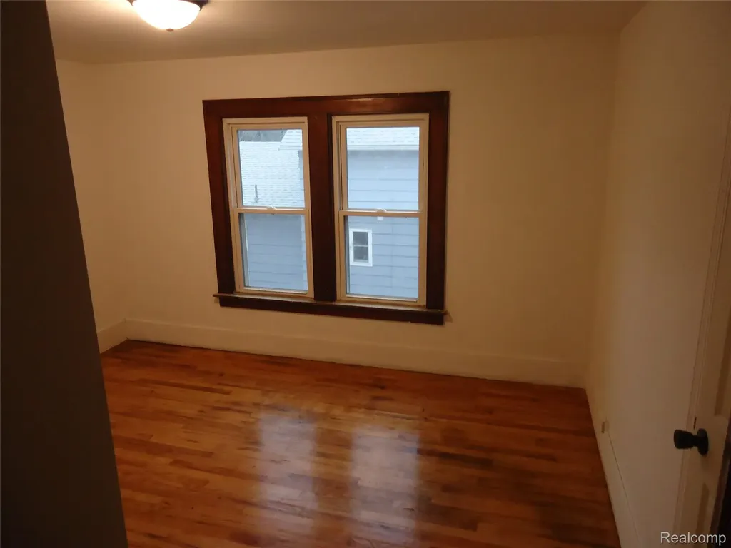 2274 N Carolina Street Saginaw City MI 48602