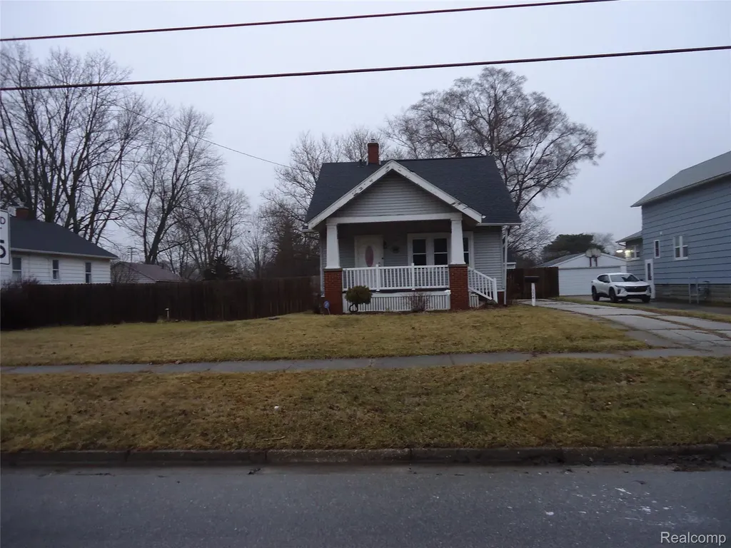 2274 N Carolina Street Saginaw City MI 48602