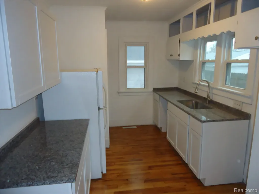 2274 N Carolina Street Saginaw City MI 48602