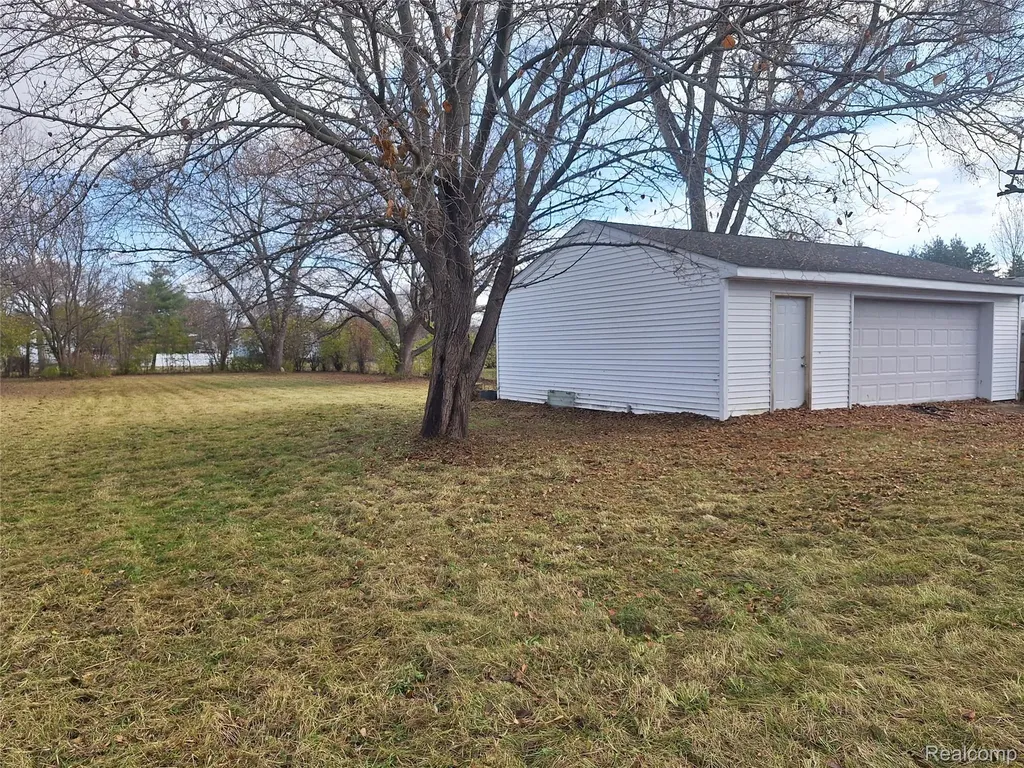 2274 N Carolina Street Saginaw City MI 48602