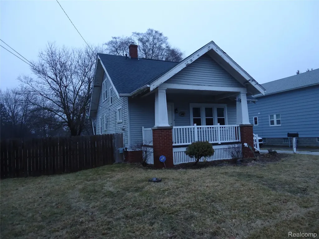 2274 N Carolina Street Saginaw City MI 48602