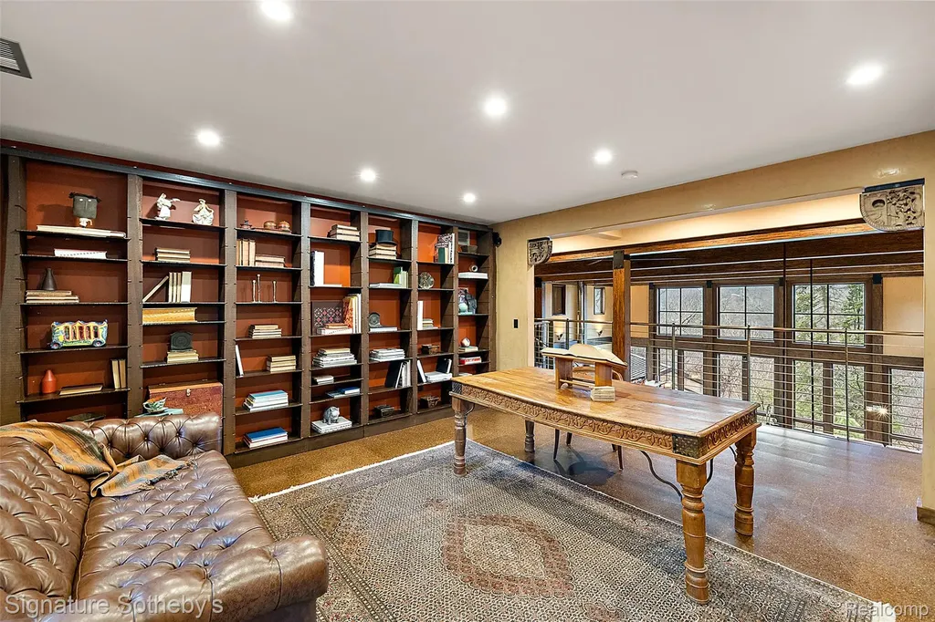 7357 Lindenmere Drive Bloomfield Charter Township MI 48301
