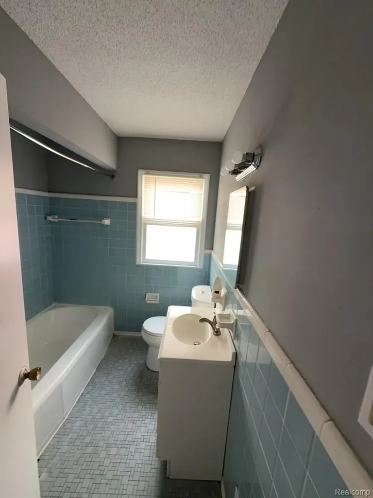 18988 Dale Street Detroit City MI 48219